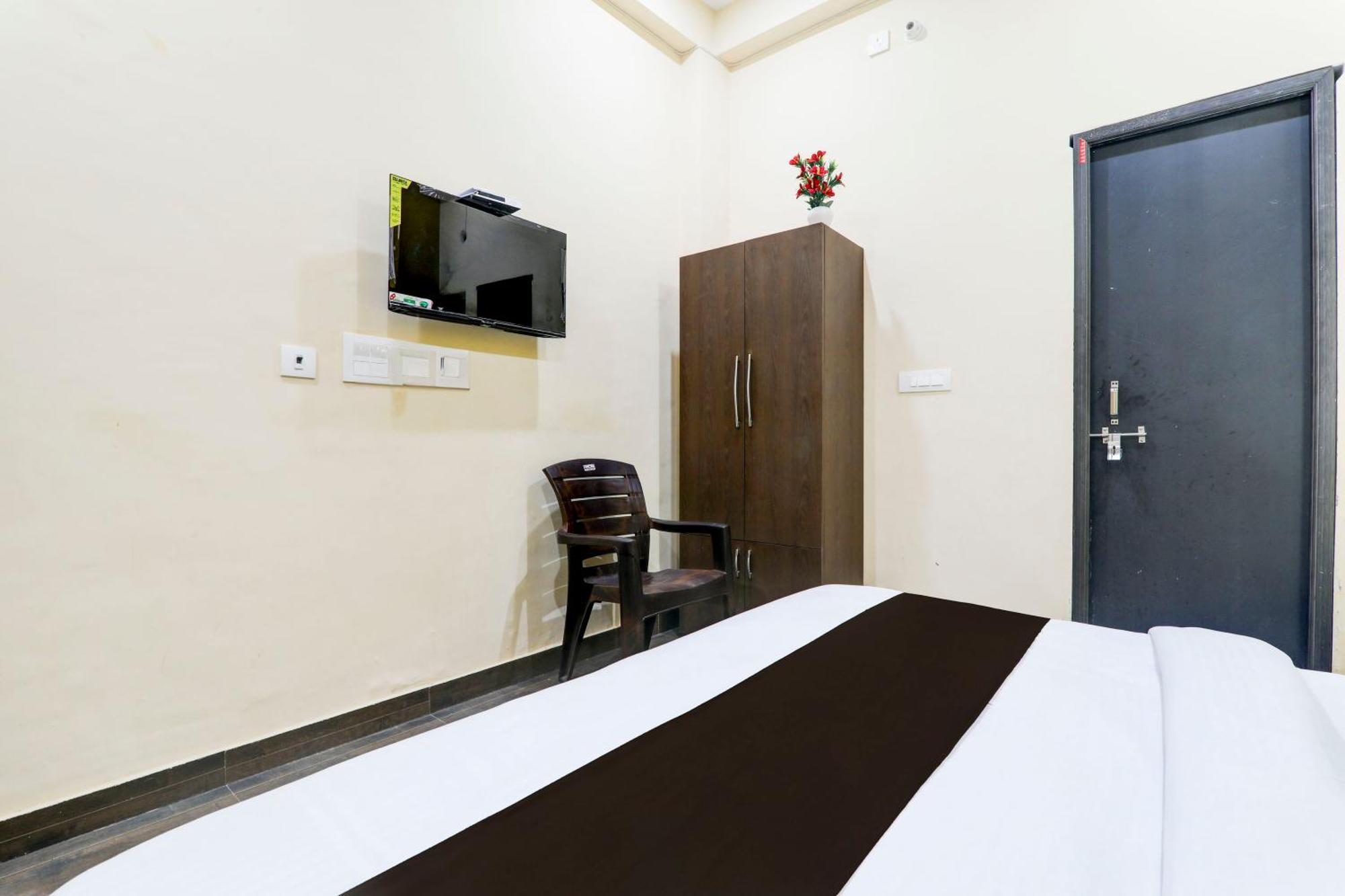 Super O Arjun Ganj Hotel