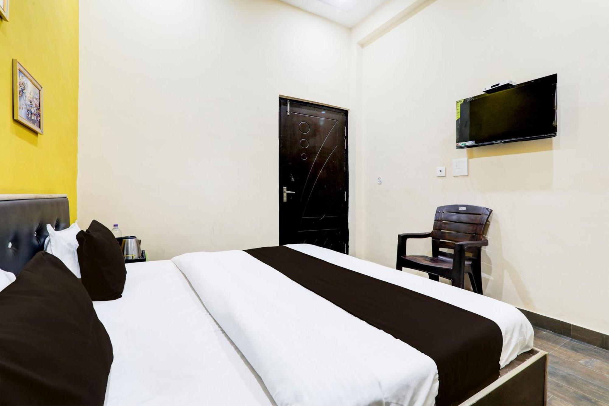 Hotel Super O Arjun Ganj 3*